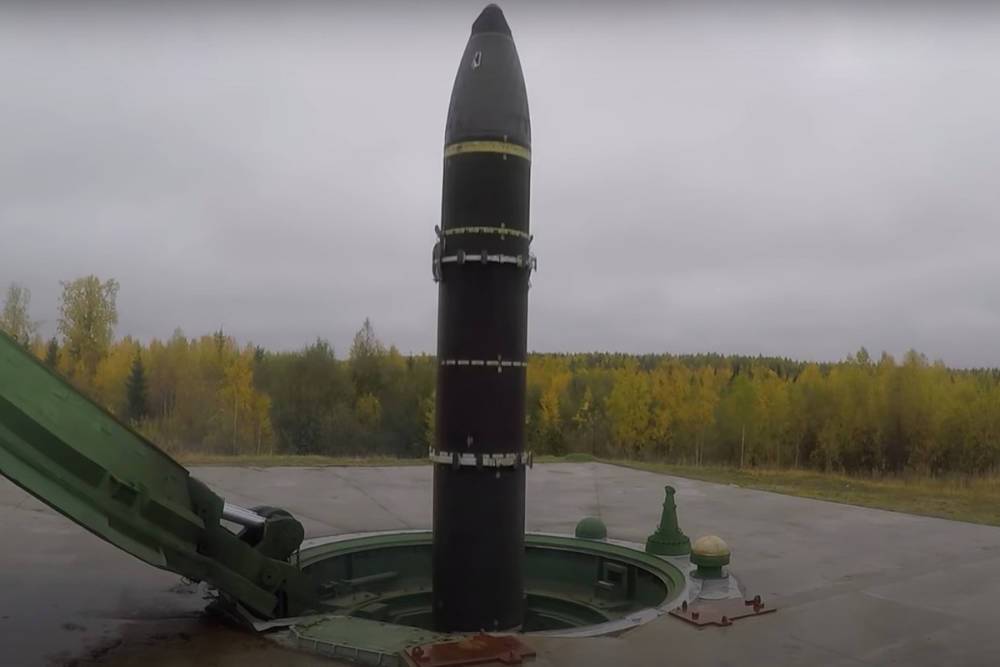 Экс-министр обороны Украины заявил, что Россия завезла в Крым ядерное оружие