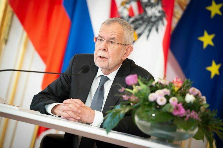 Президент Австрии призвал отказаться от депортации в Афганистан