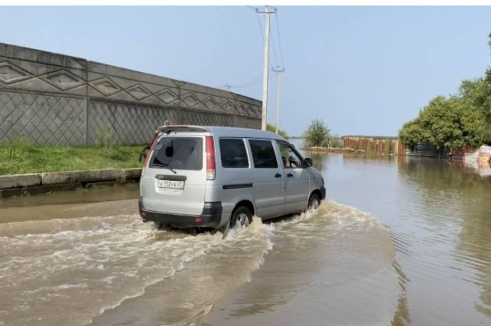 Амур затопил два района в Хабаровске