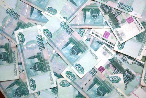 В России осенью разыграют по 100 тысяч рублей среди привитых от COVID-19