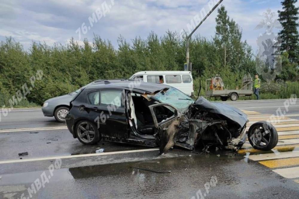 В Ярославской области на трассе М-8 произошло масштабное ДТП