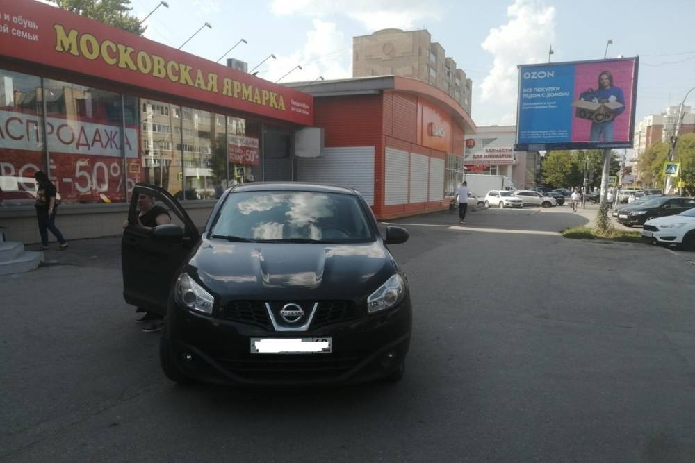 На улице Грибоедова в Рязани Nissan сбил 77-летнюю пенсионерку