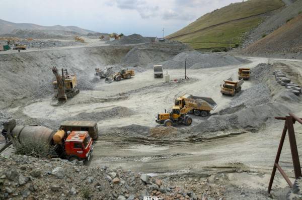 Золотоносный рудник на востоке Армении возобновил работу после эскалации на границе