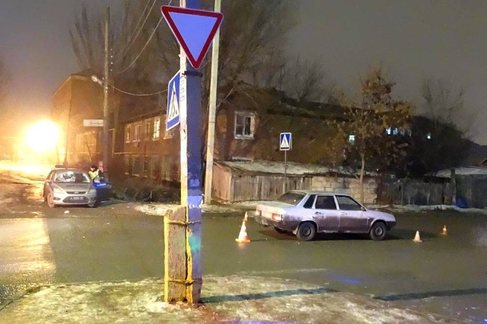 В Астрахани подросток пытался укатить чужой автомобиль