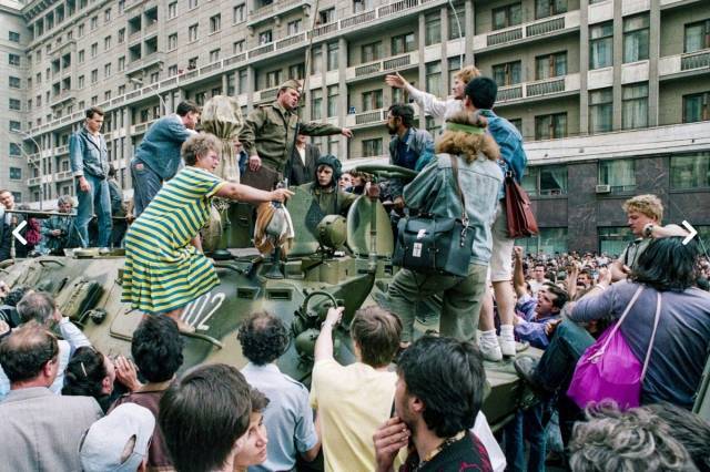 Тридцать лет назад жесткий путч положил начало распаду СССР
