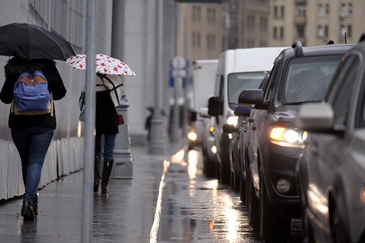 «Понадобятся зонтики»: синоптик рассказала о погоде в Москве на выходных
