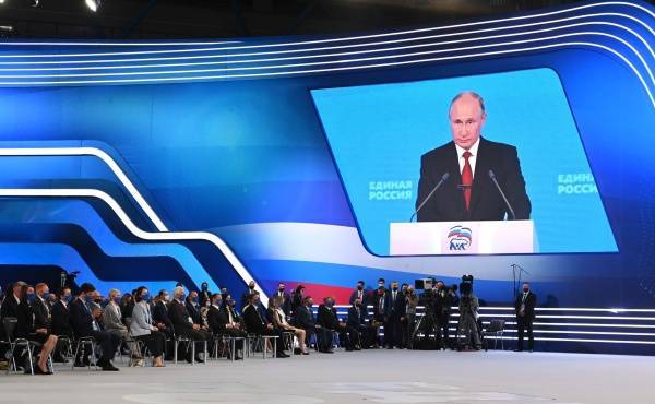 Путин может встретиться с кандидатами в депутаты Госдумы от "Единой России"