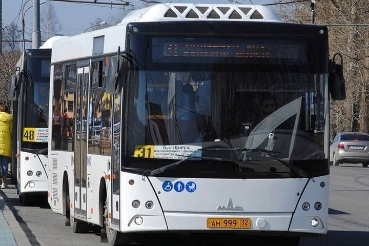 Зарплата водителей автобусов в Брянске превысила 46 тысяч рублей