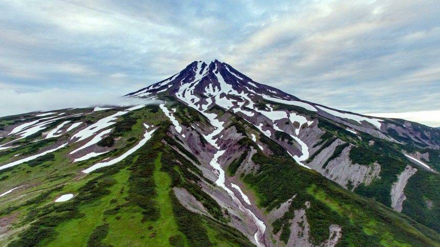 Эксперт оценил шансы на спасение депутата из Красноярска на вулкане на Камчатке