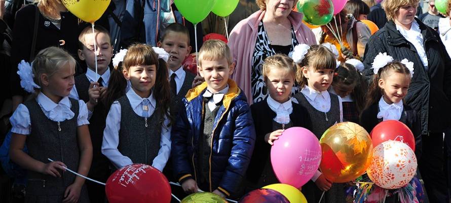 Глава Карелии разрешил школам проводить линейки 1 сентября