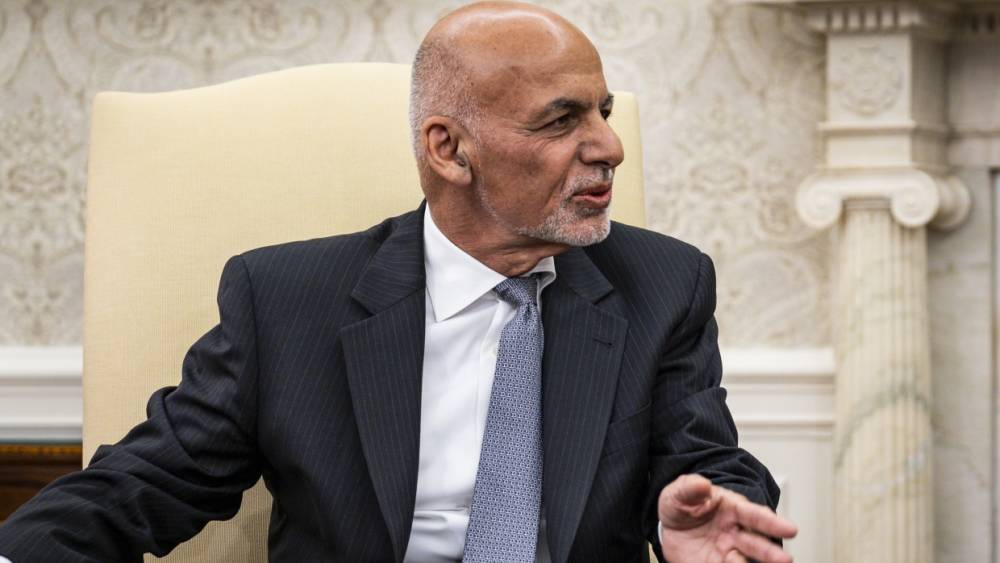 Посол Афганистана назвал предателем президента Гани, укравшего деньги из казны