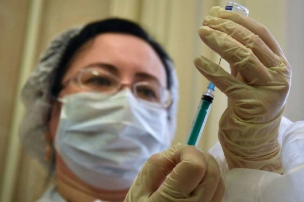В Хабаровске начали вакцинировать от коронавируса иностранцев