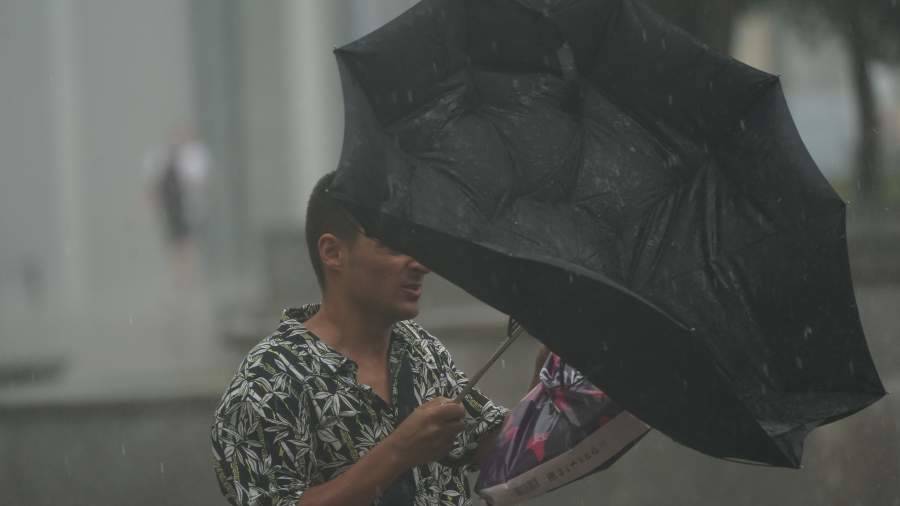 МЧС сообщило о неблагоприятных погодных условиях в ряде регионов РФ