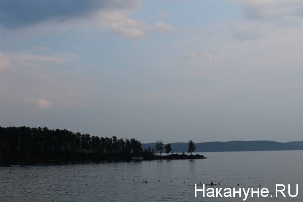 На озере Тургояк запретили отдыхать с палатками из-за риска природных пожаров