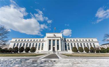ФРС США допускает начало снижения темпов выкупа активов в текущем году