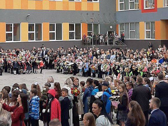 Школьные линейки в Петербурге пройдут на открытом воздухе