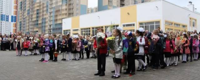 Беглов: В Петербурге школьные линейки 1 сентября состоятся на открытом воздухе