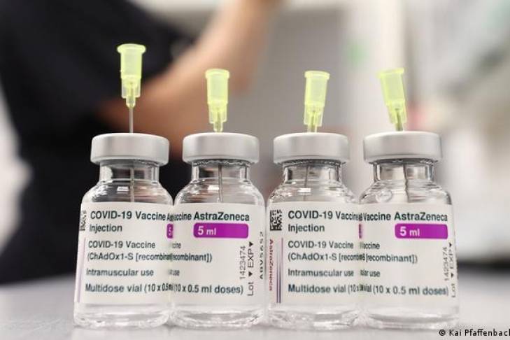 Украина получила 800 тысяч доз вакцины AstraZeneca от трех стран