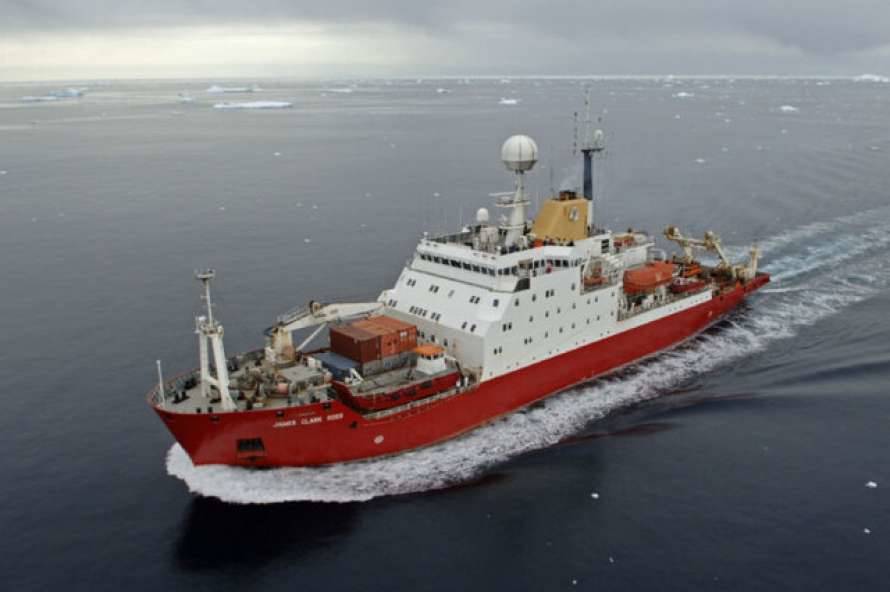 Вперед в Антарктиду: Украина купила у британцев ледокол