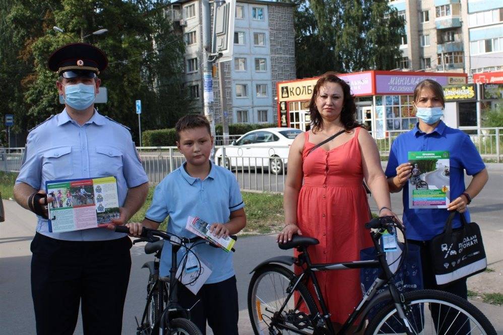 Ульяновские инспекторы напомнили юным велосипедистам правила безопасности на дороге
