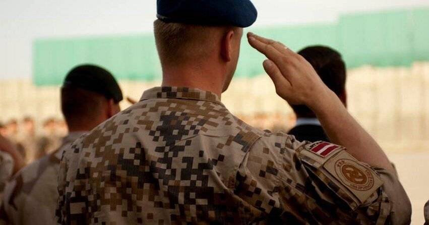 Латвия поможет эвакуировать восемь афганцев, которые помогали латвийским военным