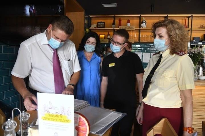 В ресторанах Волгограда проверили соблюдение антиковидных мер