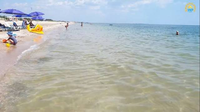 Популярный украинский курорт «избавился» от медуз: как теперь выглядят пляжи (ВИДЕО)