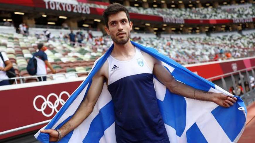 Прыгун в длину Милтиадис Тентоглу из Греции выиграл олимпийское золото