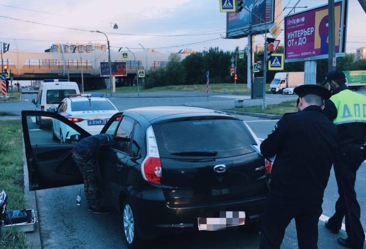 Пьяный сотрудник петербургского автоцентра взял «покататься» чужое авто