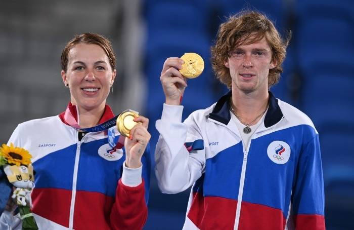 Десять медалей завоевали россияне в выходные на Олимпиаде
