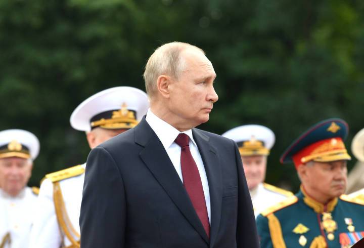 «Люди особой закалки»: Владимир Путин поздравил с Днем ВДВ личный состав и ветеранов Воздушно-десантных войск