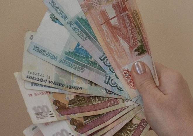В России стартовали единовременные выплаты на школьников