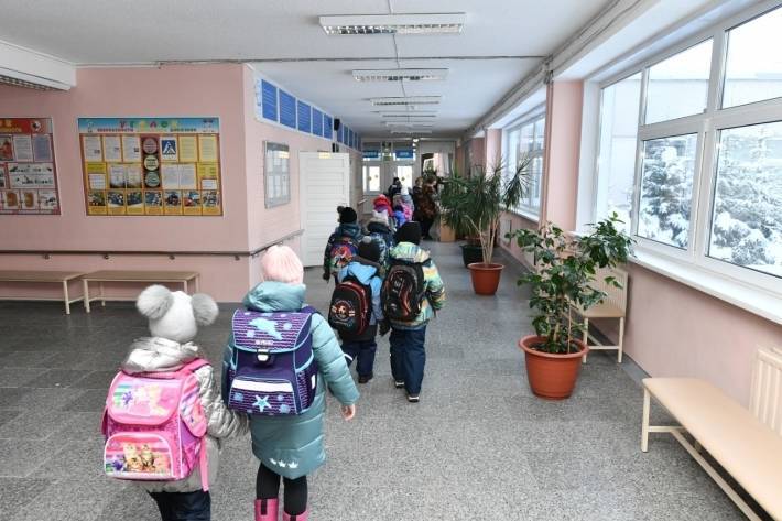 В России перечислят в начале августа единовременные выплаты на школьников
