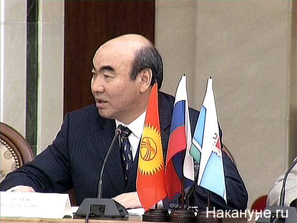 Экс-президент Киргизии Акаев доставлен в Бишкек на допрос