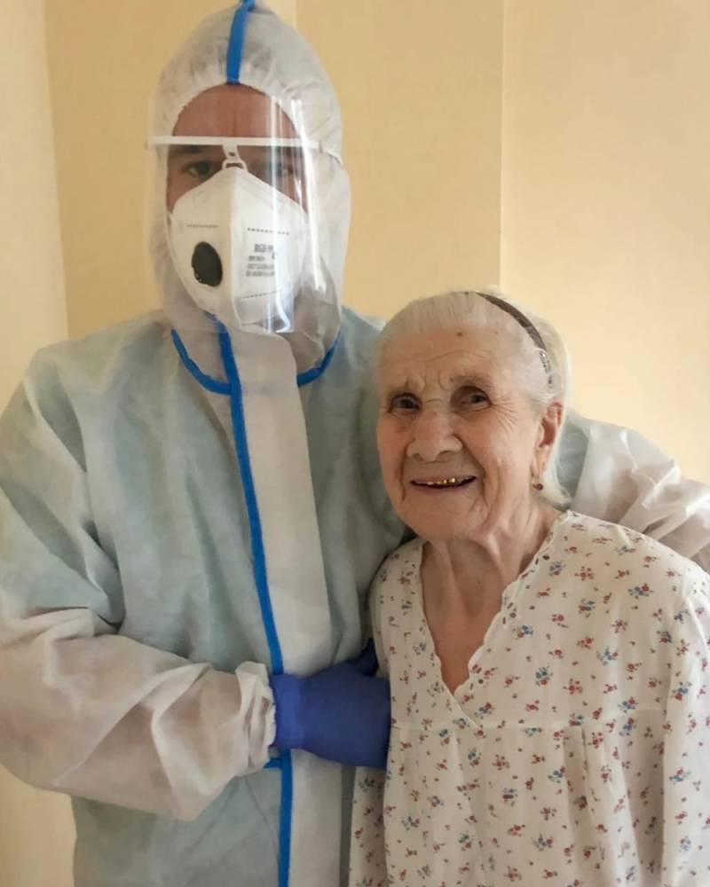 95-летняя бабушка Маша победила ковид благодаря липецким врачам