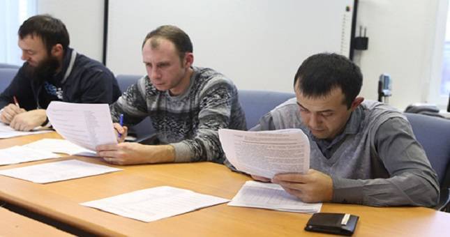 Мигранты с 1 августа будут сдавать экзамены по русскому языку, истории и законодательству России