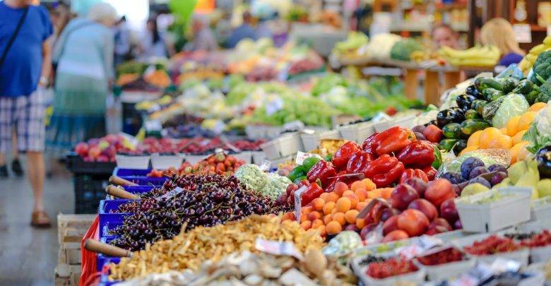 Торговцы овощами и ягодами устроили массовую драку на ярмарке в Ростове-на-Дону