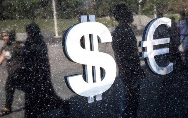 НБУ увеличил покупку валюты на межбанке в четыре раза