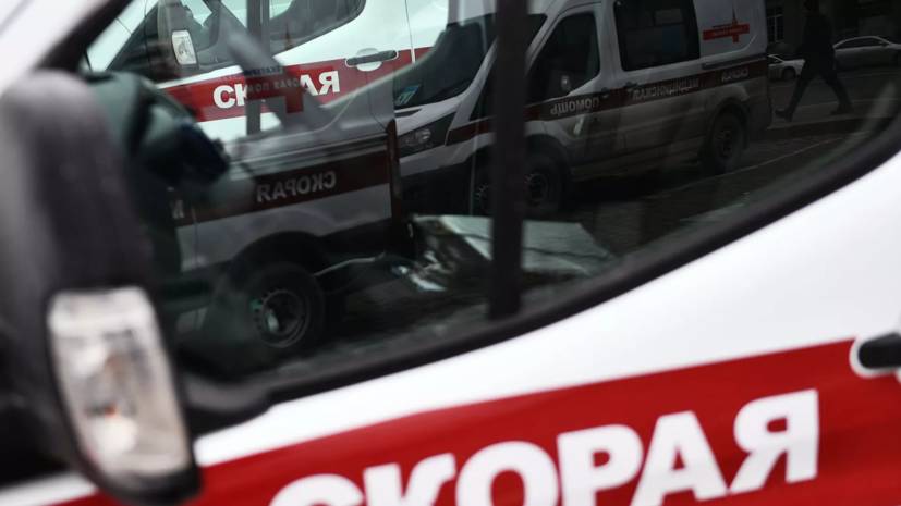 Пять человек пострадали при столкновении трёх автомобилей в Крыму