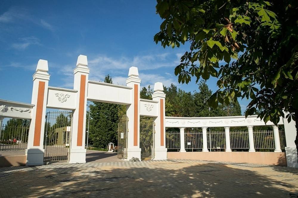 Губернатор проверил качество работ в обновленном парке имени Гагарина