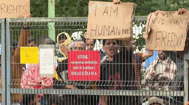 В Литве нелегальные мигранты устроили беспорядки, полиция применила водометы и слезоточивый газ