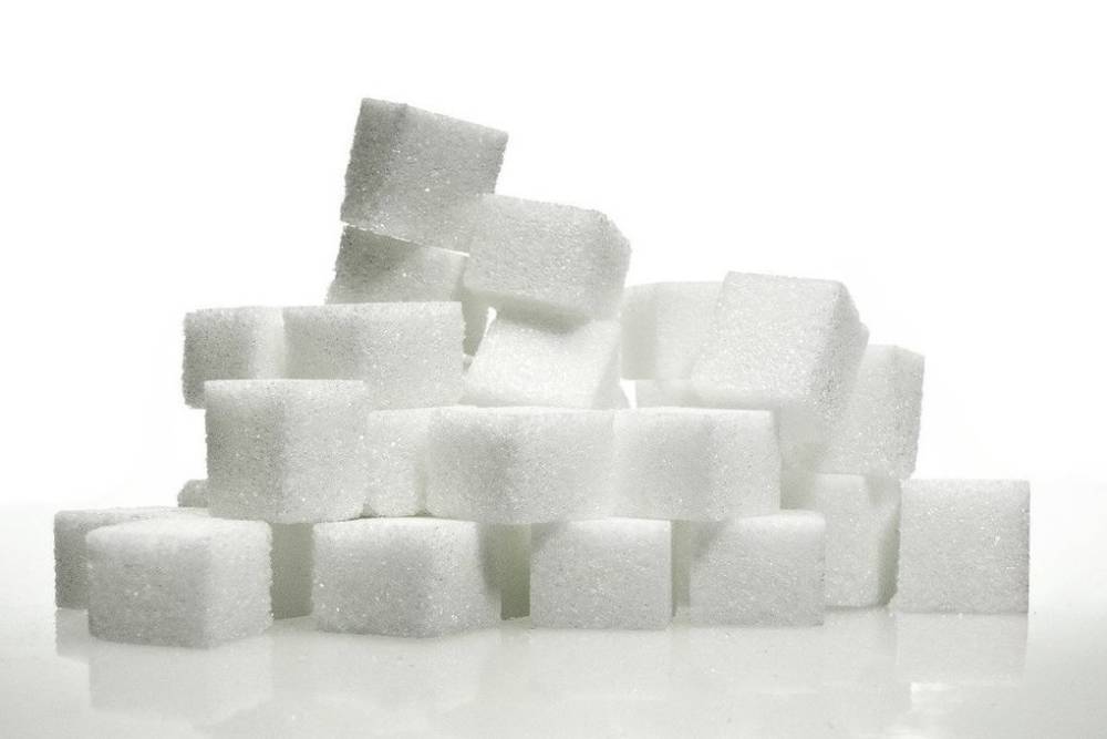 Врач назвала рекомендуемую норму сахара в сутки