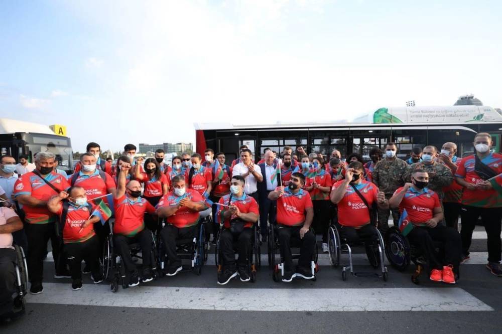 Паралимпийская команда Азербайджана отправилась в Токио ((ФОТО)