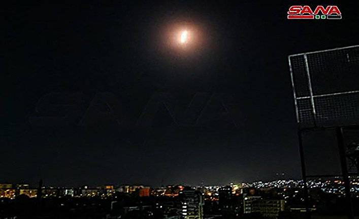Телевидение Сирии: системы ПВО отразили израильскую атаку в пригороде Дамаска (Al Jazeera, Катар)