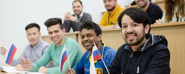 Минобрнауки: иностранные студенты смогут вернуться в Россию для обучения