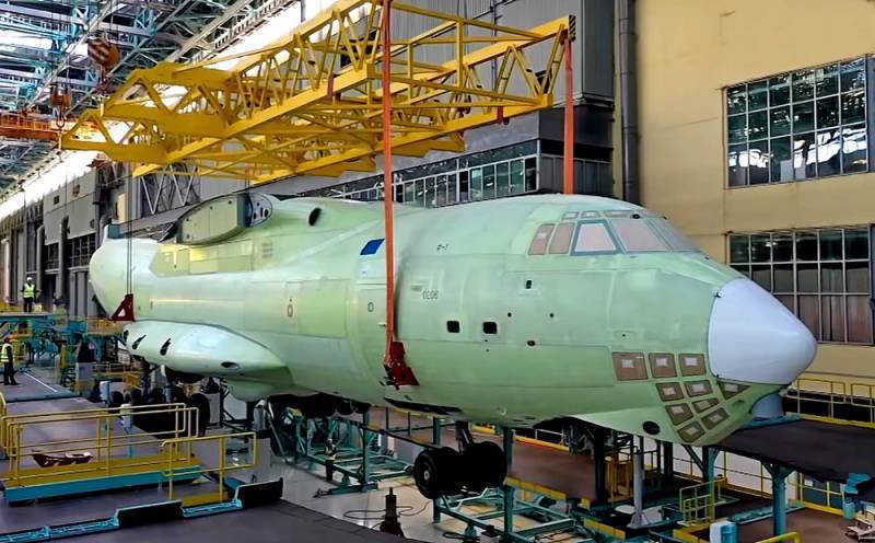 В России создадут самолет-носитель для роя дронов на базе Ил-76