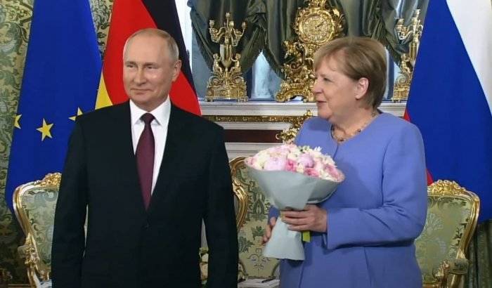 Владимир Путин принимает Ангелу Меркель в Кремле