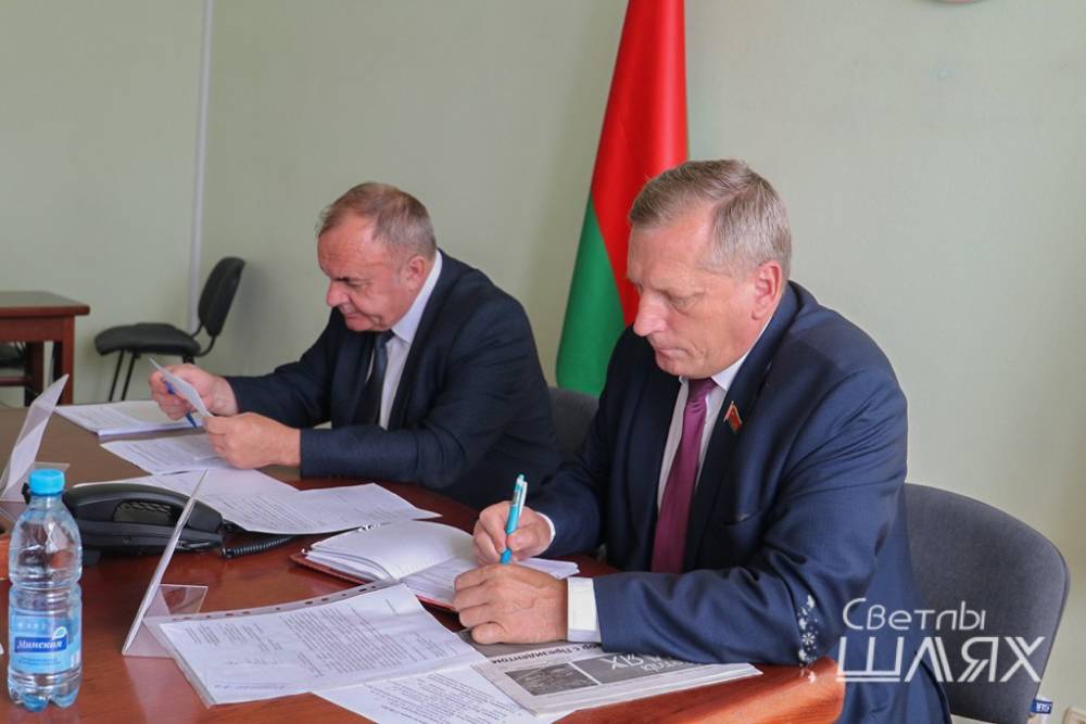 Приём граждан и прямую телефонную линию провели в Сморгони председатель Комитета госконтроля Гродненской области и прокурор области