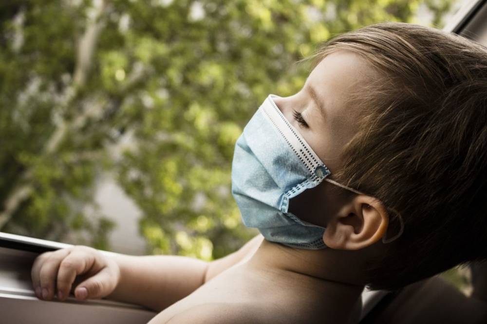 Минздрав: дети стали чаще заболевать COVID-19