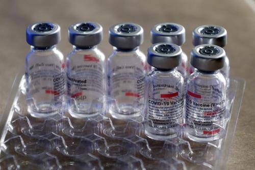 Мурашко заявил, что во всех регионах РФ есть запас вакцин минимум на неделю